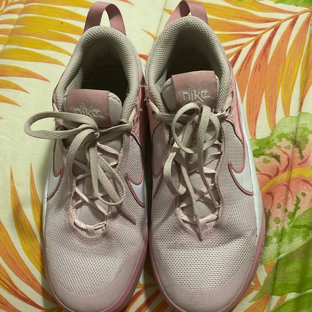 Girls Basketball shoes